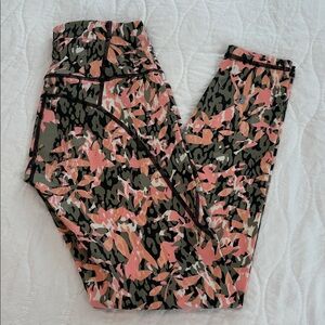 NEW Sweaty Betty Pink Camouflage 7/8 Power Leggings size XXS (US 2)